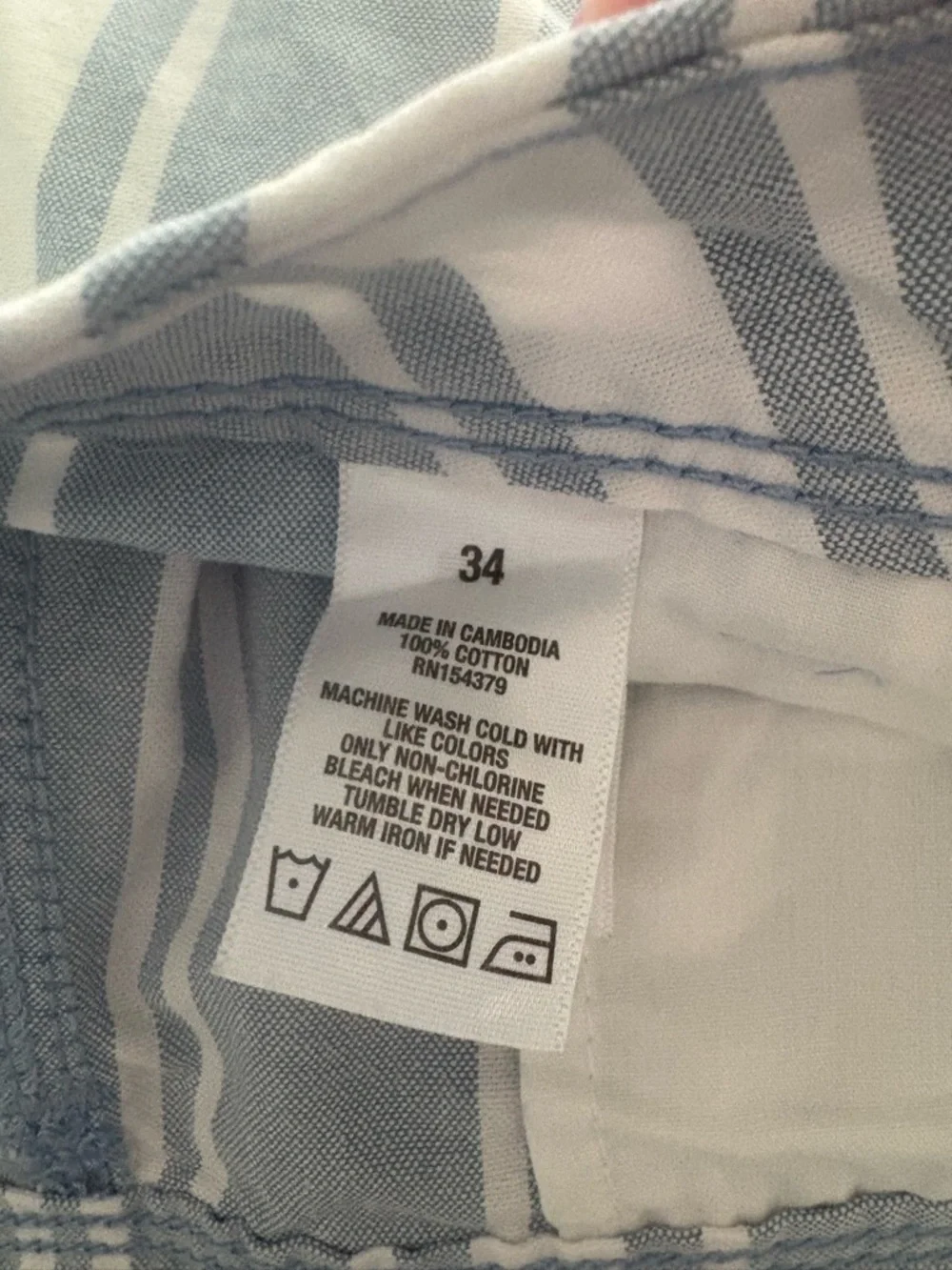 Aeropostale Men's Light Blue and White Striped Flat-Front Shorts 34